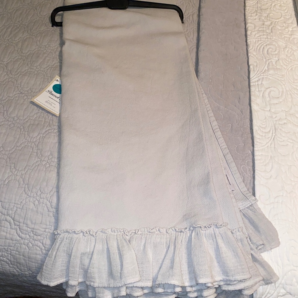 NWT Peacock Alley Penny Ruffle Throw Blanket Light Gray 50" x 70" Cotton